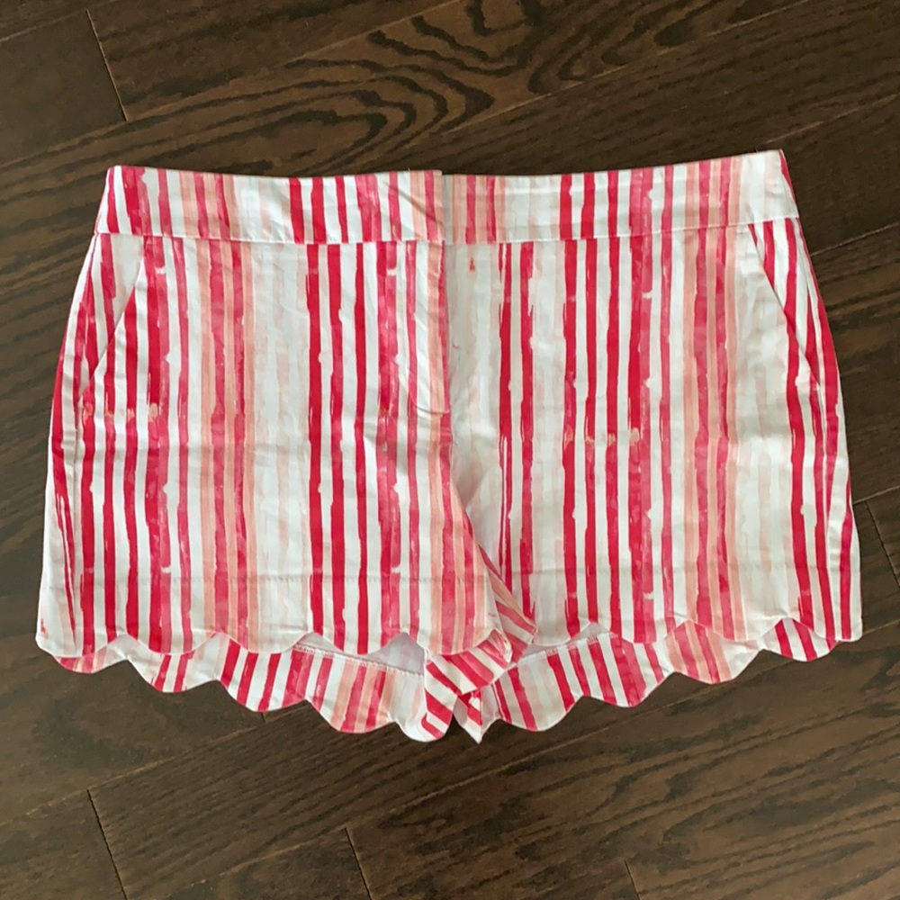 Crown & Ivy Scalloped Shorts NWOT